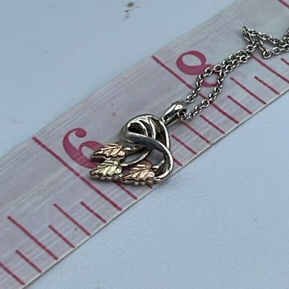 10K Dakota gold and sterling silver pendant and silver chain - Picture 8 of 10